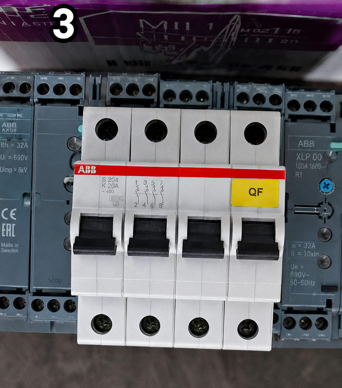 Breaker termomagnético 3P+N curva C 20A (SH200)